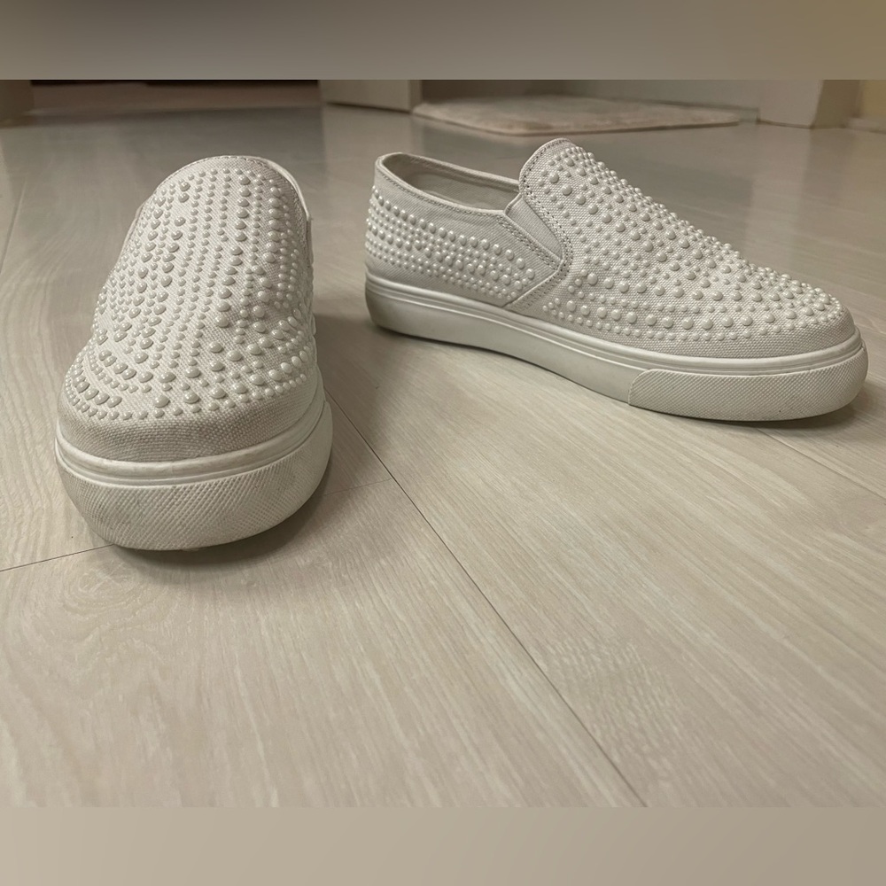 Lulus slide on sneaks